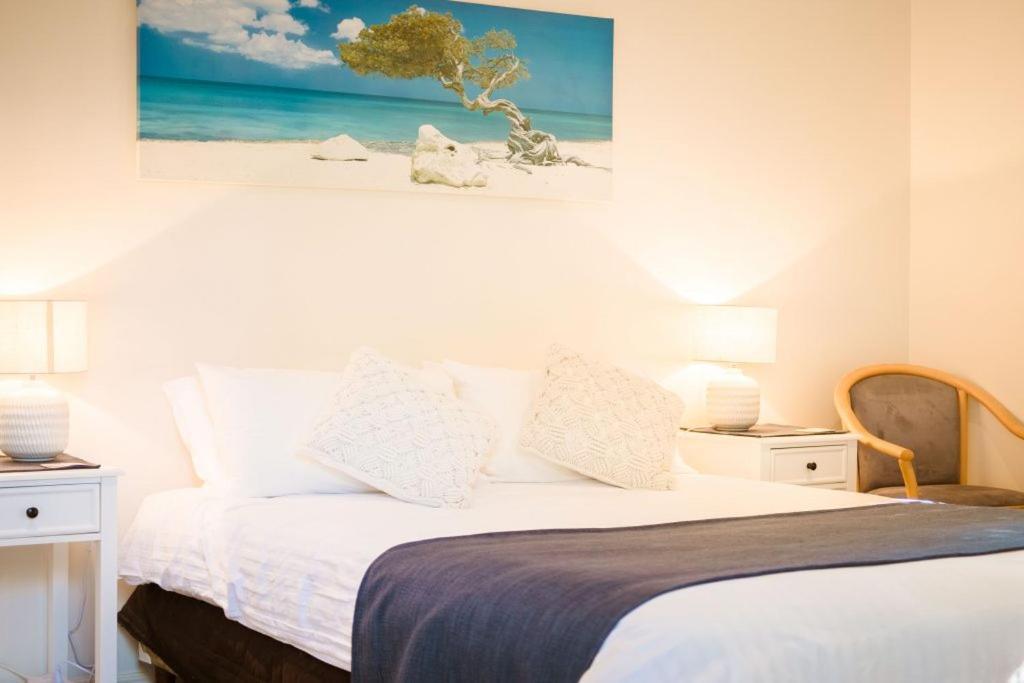 Beachhouse Bed And Breakfast Redcliffe Exterior foto